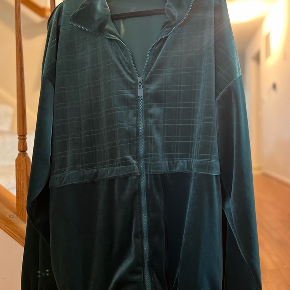 Elegant Teal Velvet Joggers - Picture 2 of 3